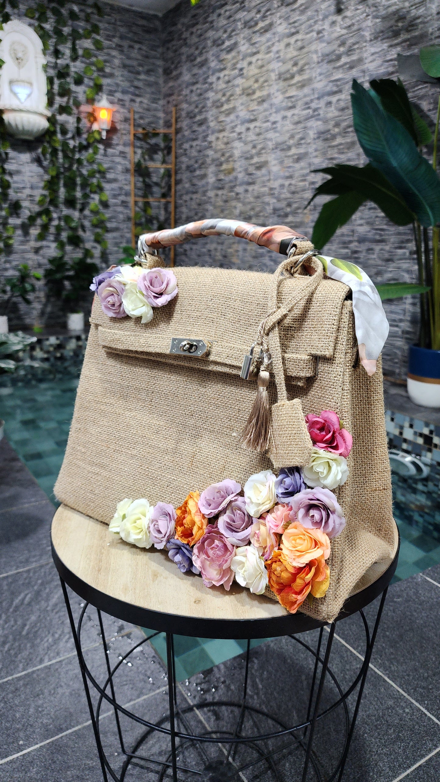 Victorian style - Handmade burlap / jute bag, Medium size (35cm)