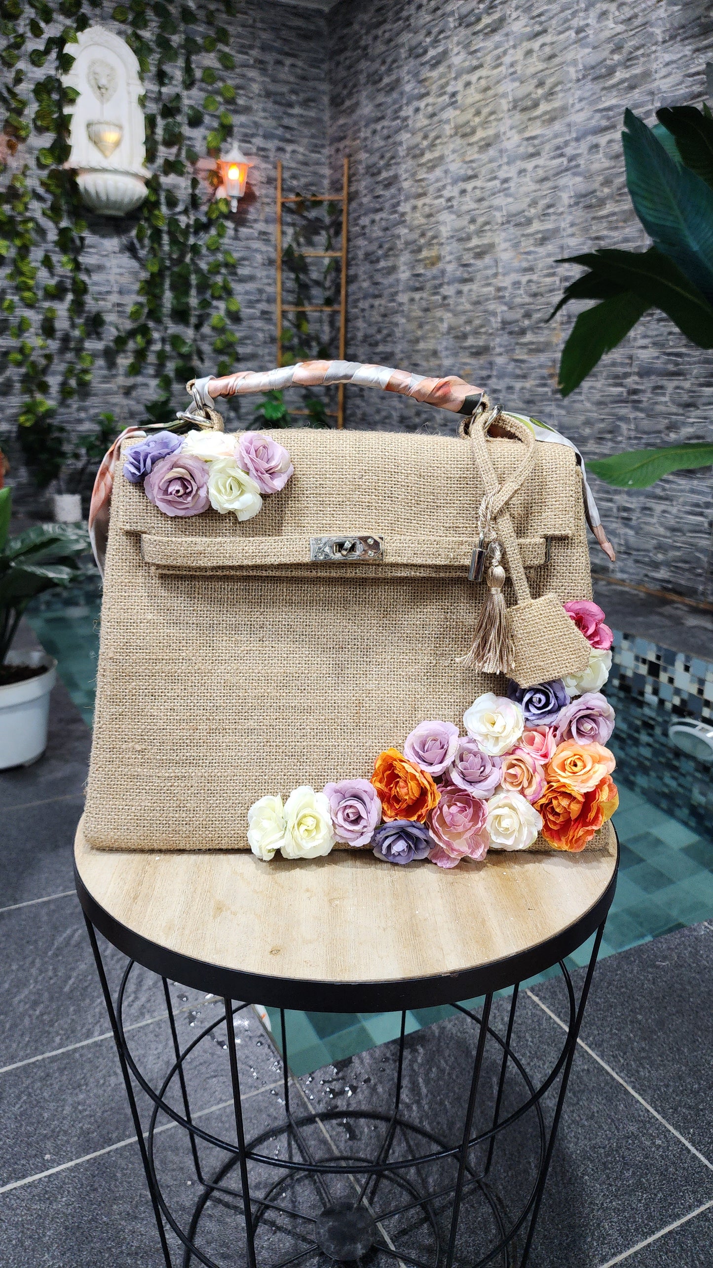 Victorian style - Handmade burlap / jute bag, Medium size (35cm)