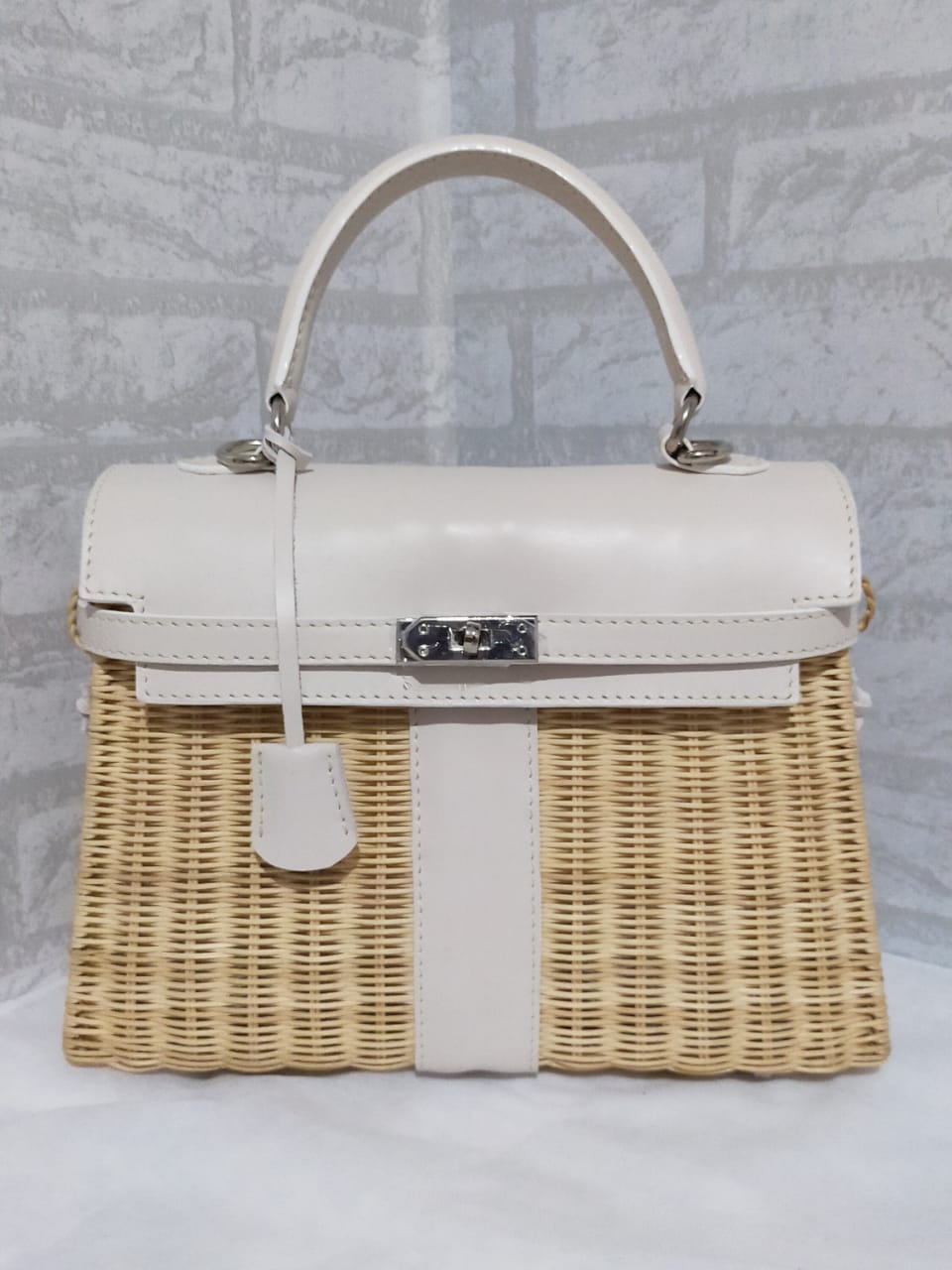 White genuine leather - Handmade wicker bag, Medium size (31cm)