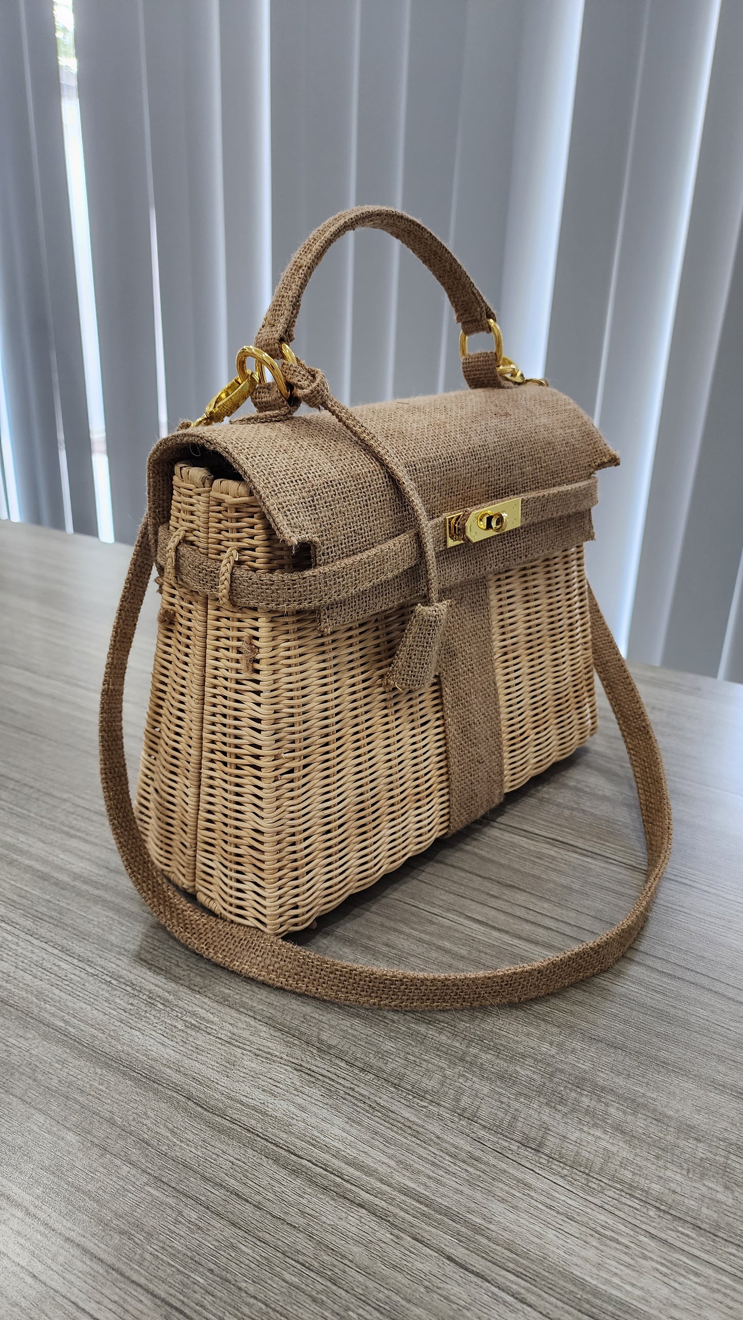 Jute vs wicker handmade bag, Medium size (31cm)