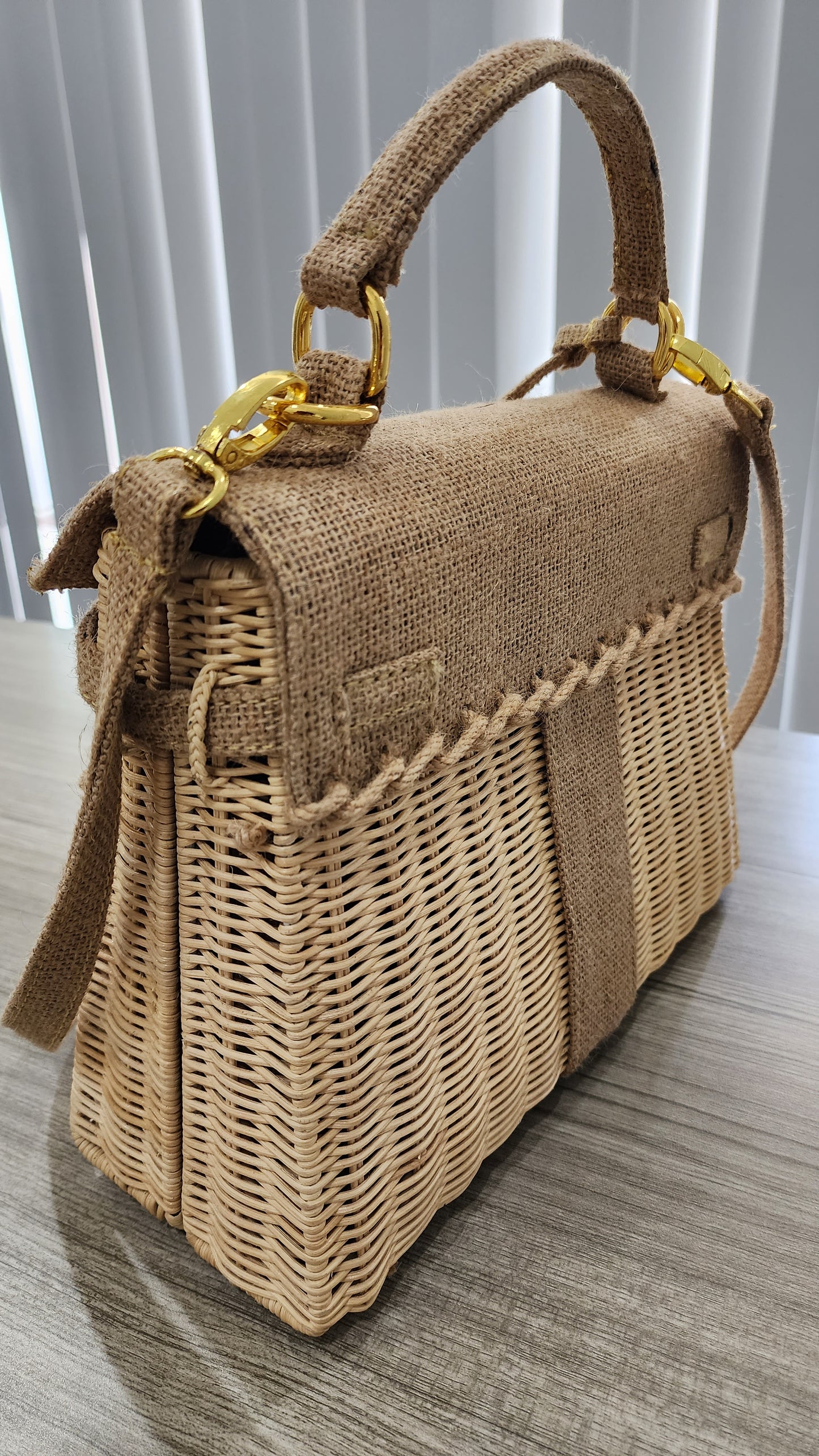 Jute vs wicker handmade bag, Medium size (31cm)