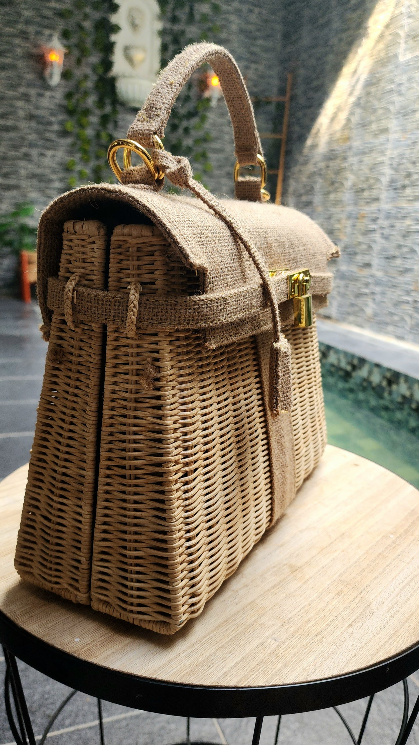 Jute vs wicker handmade bag, Medium size (31cm)