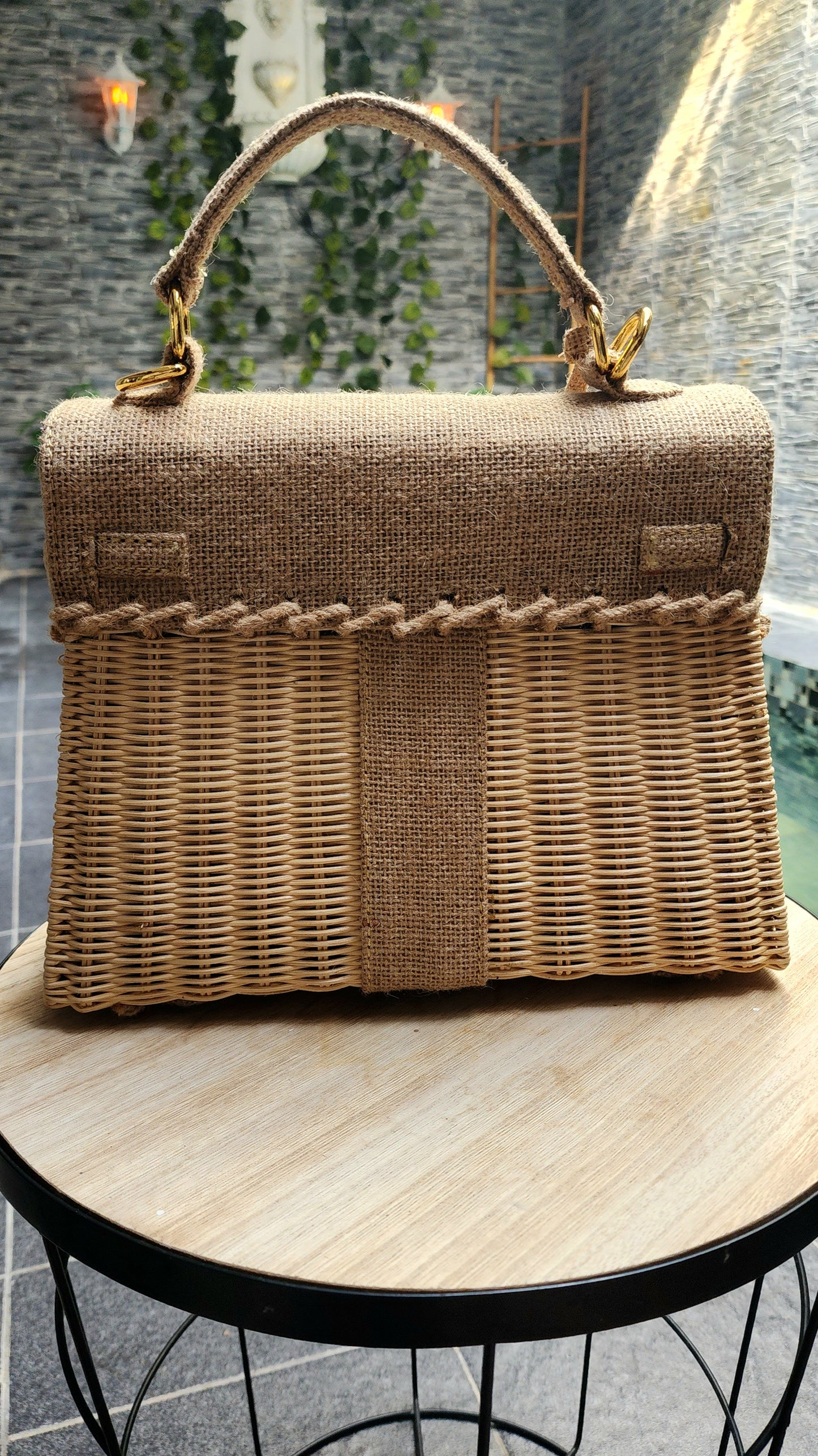 Jute vs wicker handmade bag, Medium size (31cm)